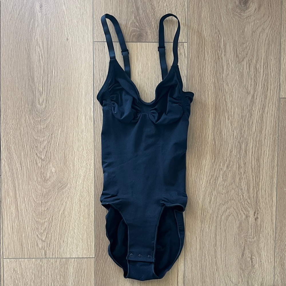 NEW Skims Seamless Sculpt Brief Bodysuit
